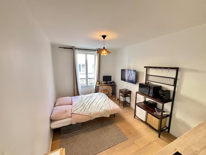 Studio d’Amina à Montreuil, côté chambre